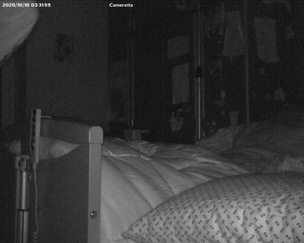 Eugenio di notte nel lettuccio