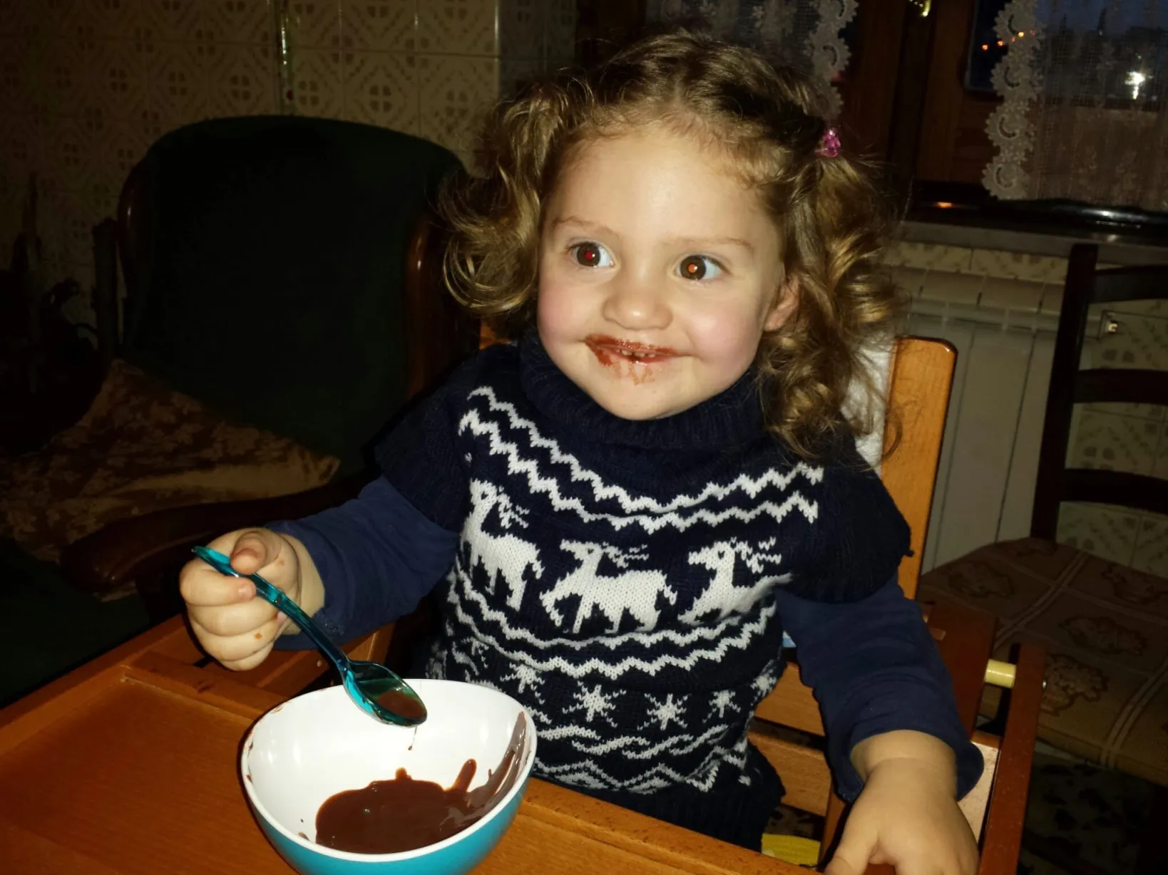 Francesca mangia la cioccolata nel 2014