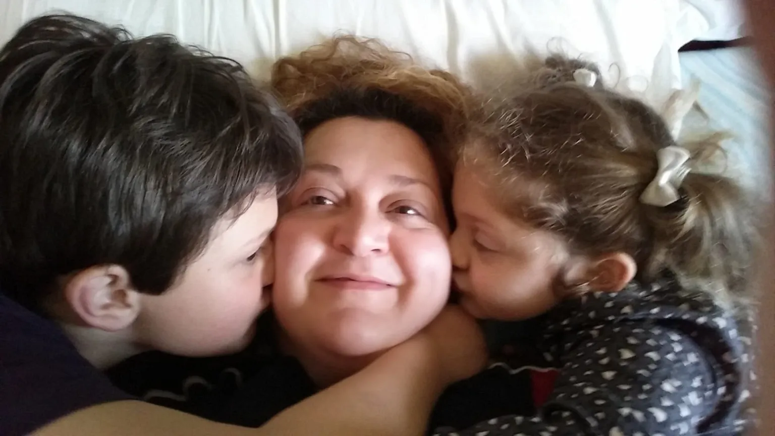 Eugenio, Giuseppina e Francesca nel lettone