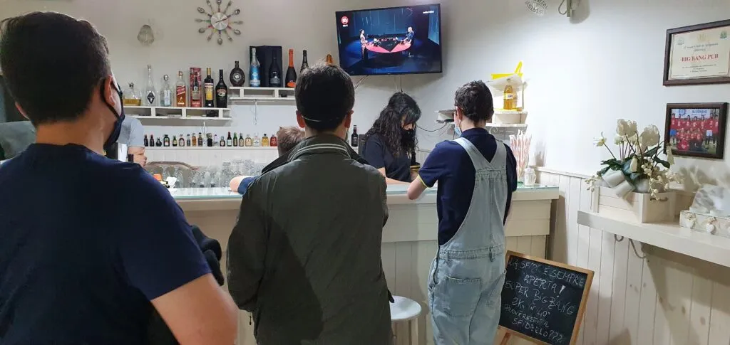 Eugenio alla cassa del BigBang