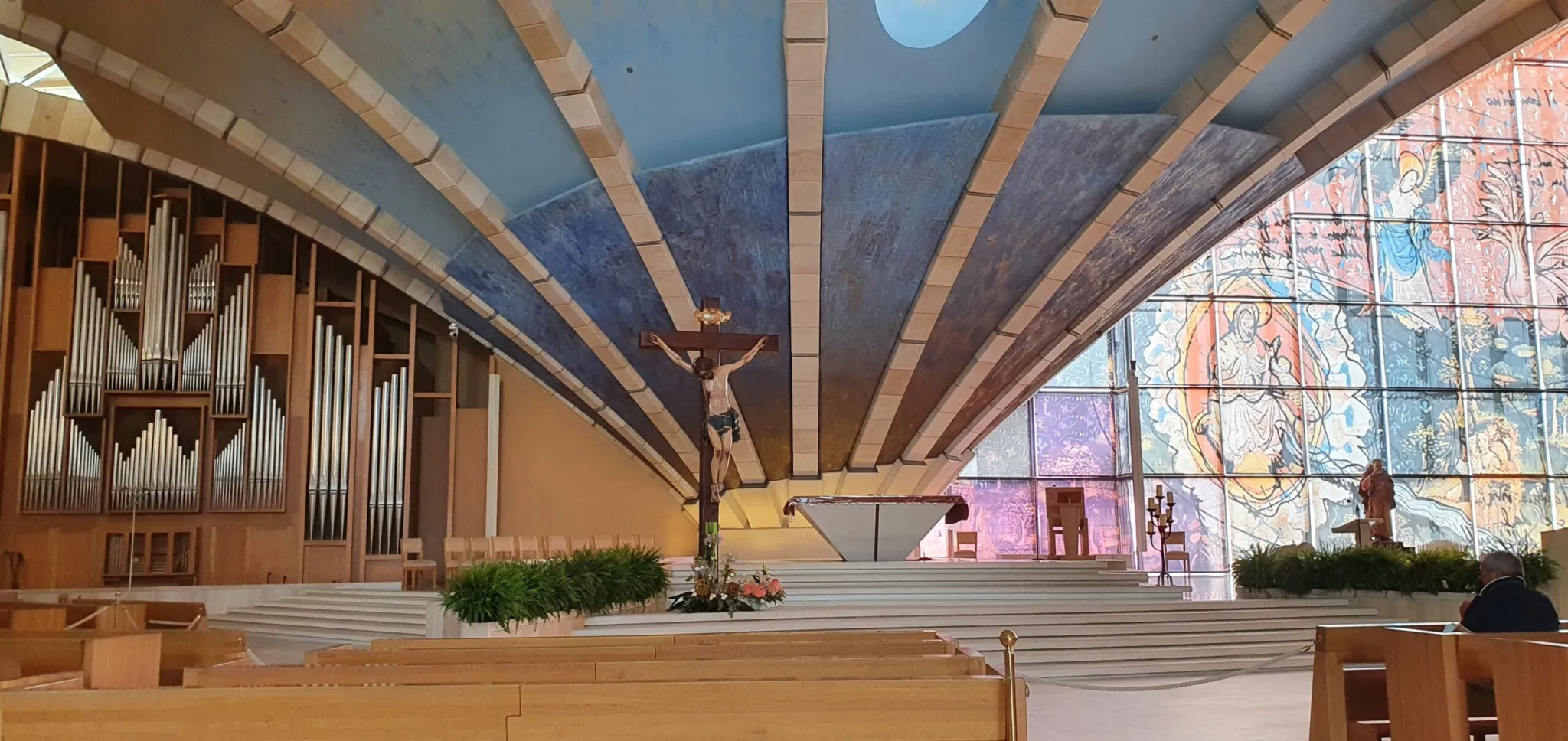 interno chiesa San Pio