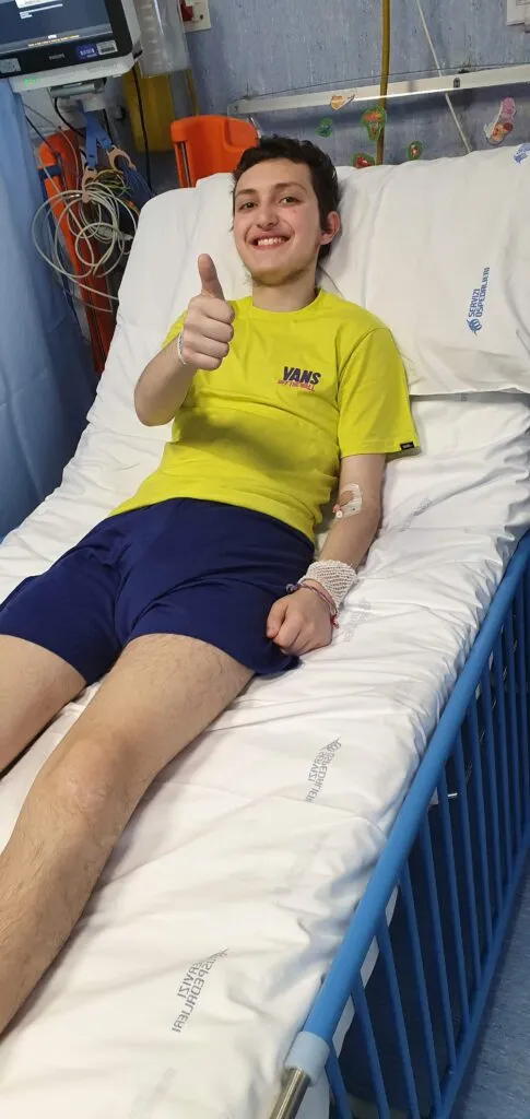 Eugenio pollice su dopo la risonanza OPBG