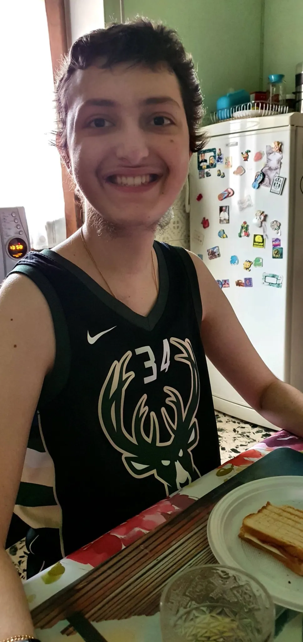 Eugenio sorride a colazione