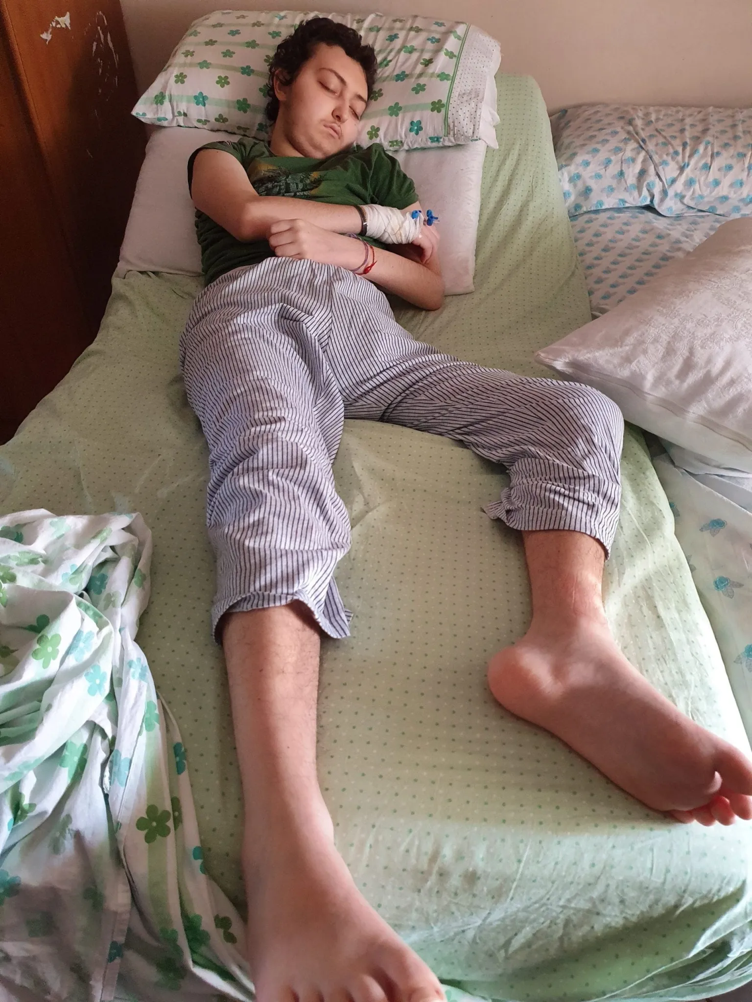 Eugenio dorme nel lettuccio