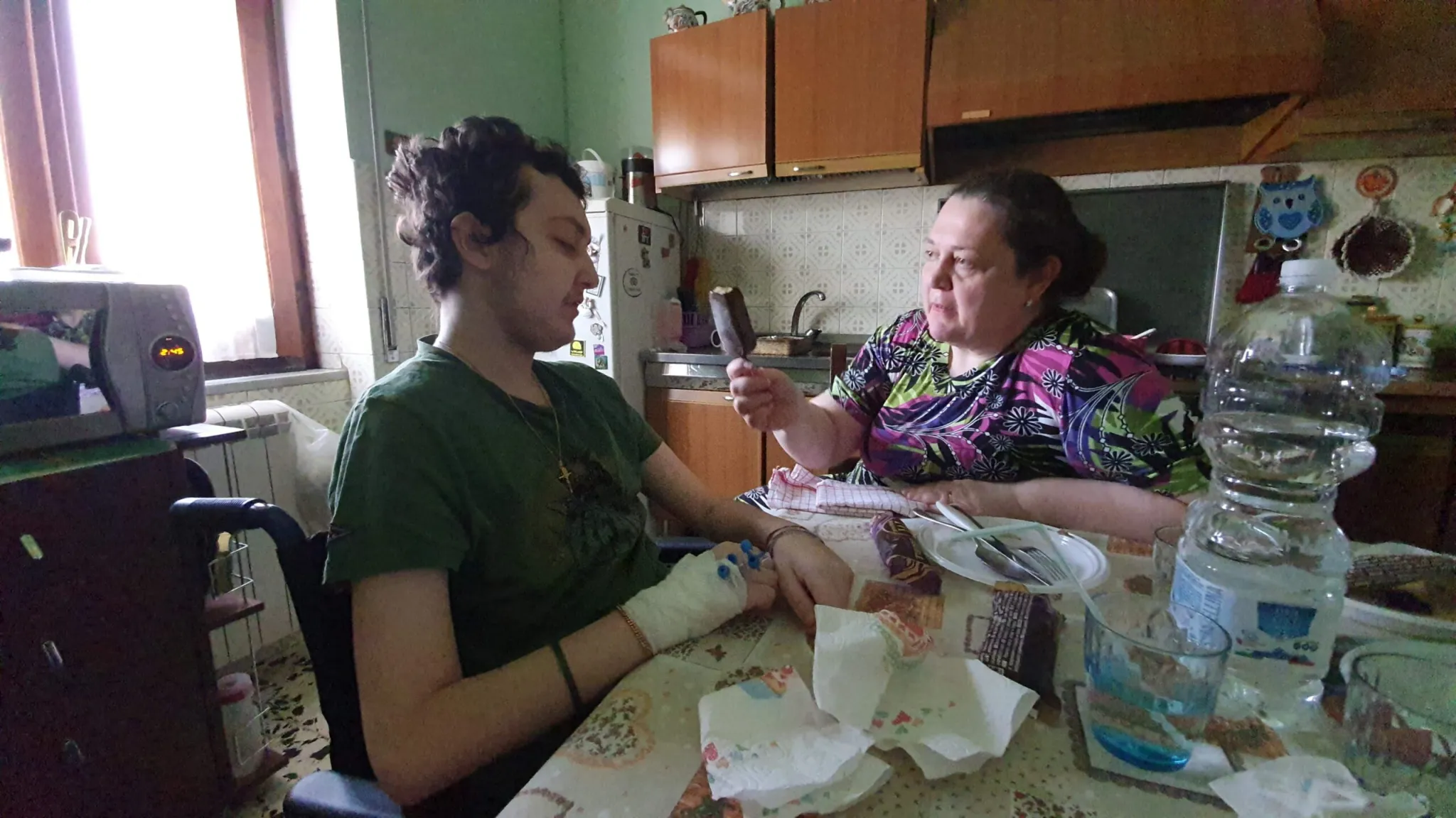 Giuseppina imbocca Eugenio