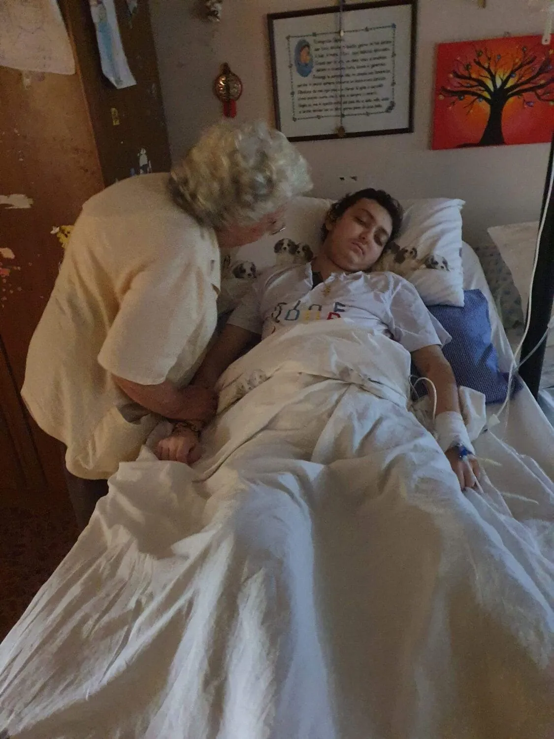 nonna Rosaria abbraccia Eugenio