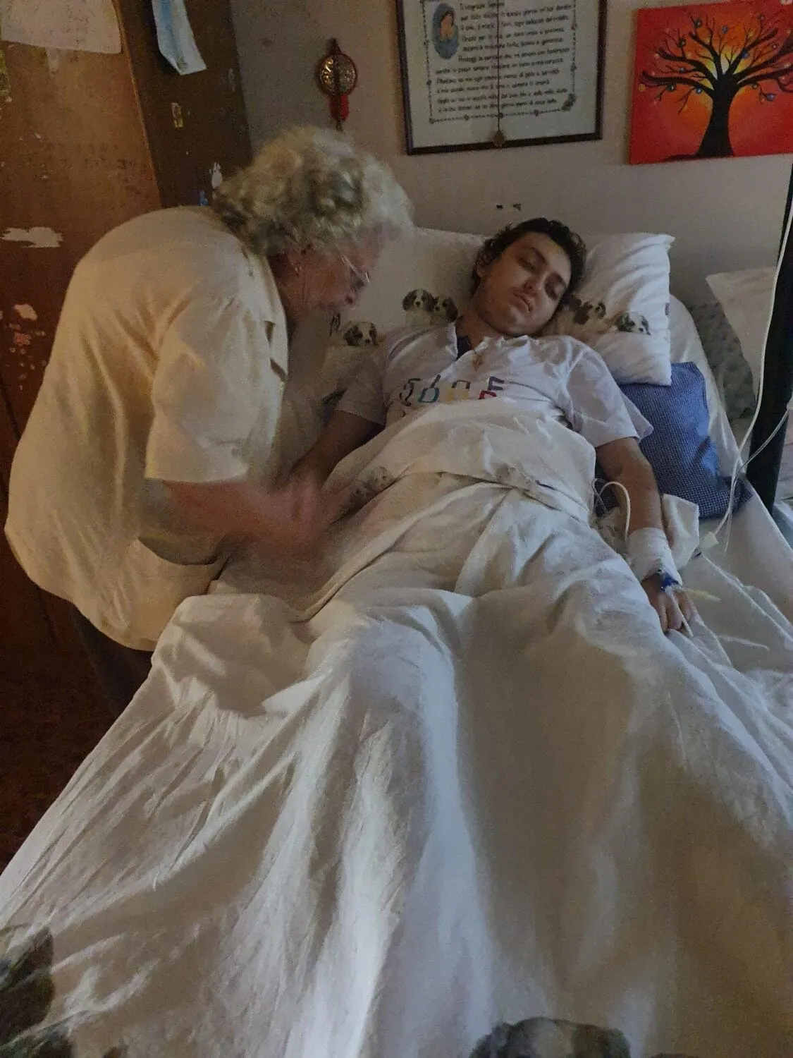nonna Rosaria abbraccia Eugenio
