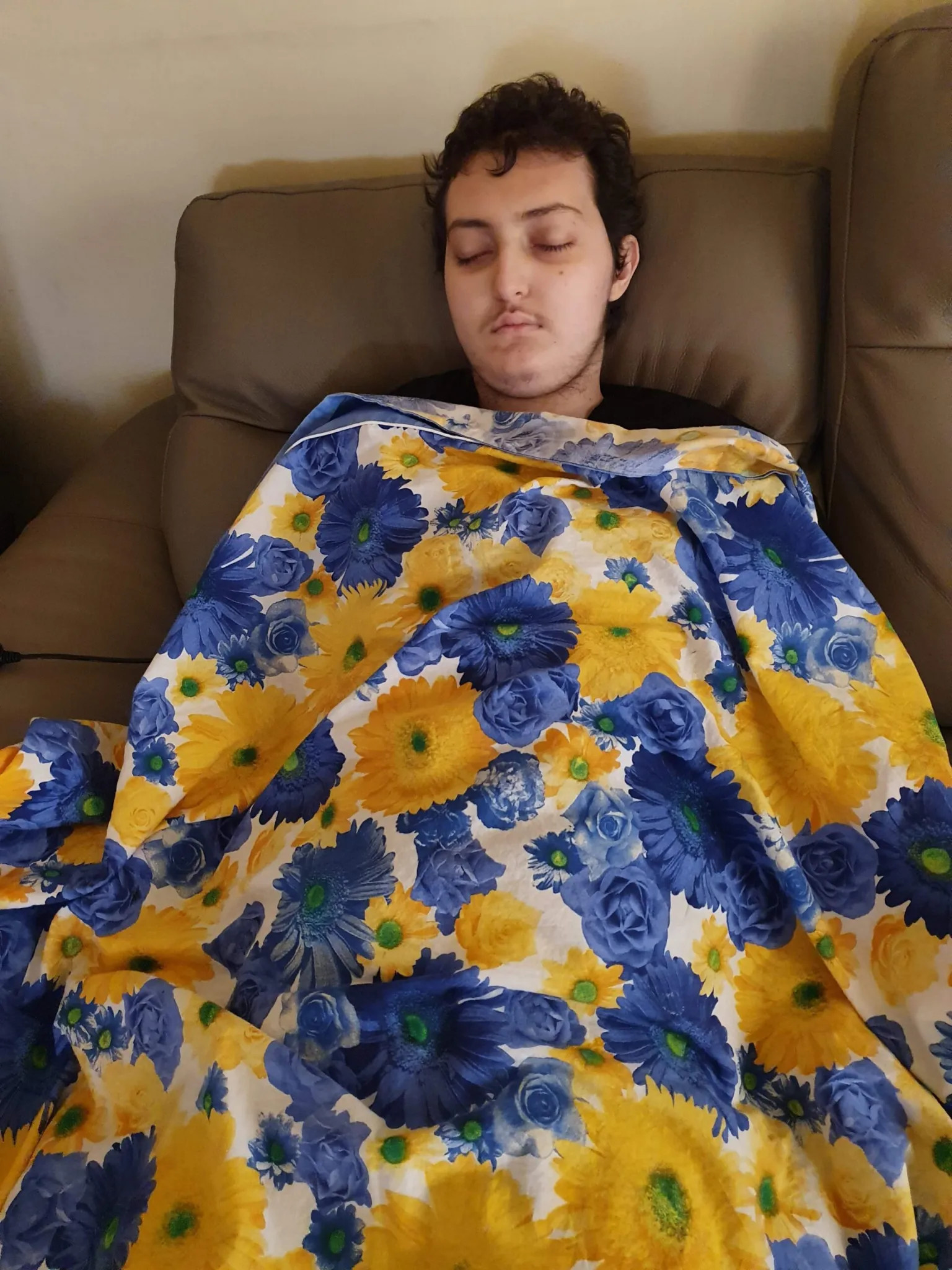 Eugenio dorme nel salone