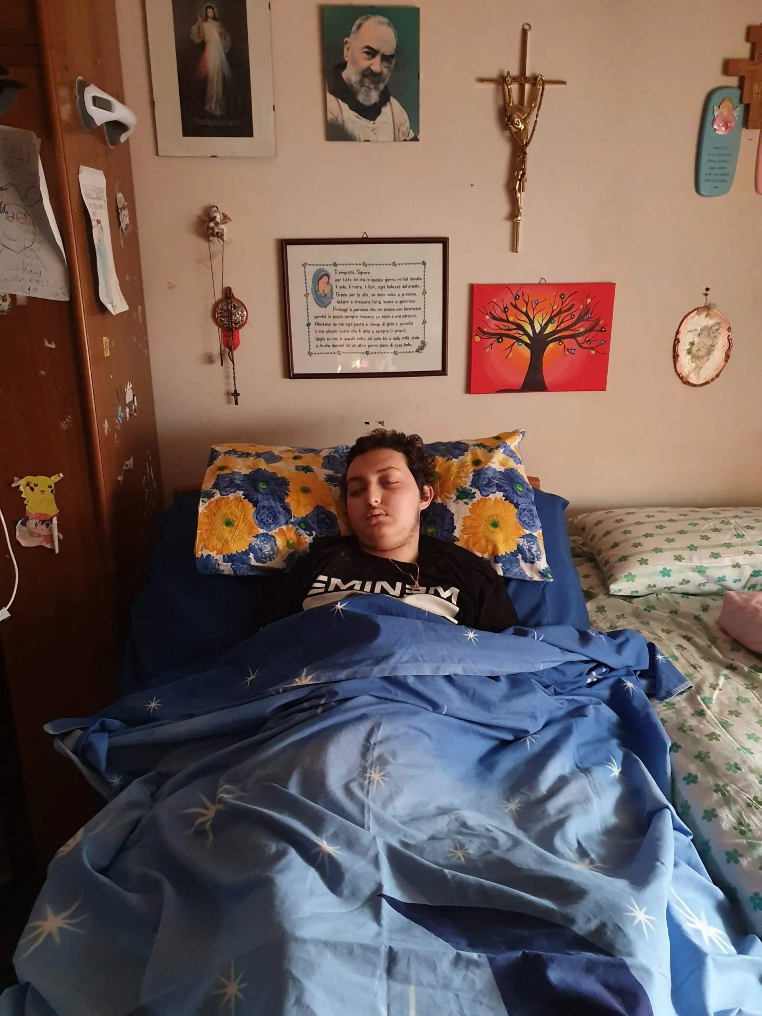 Eugenio dorme nel lettuccio