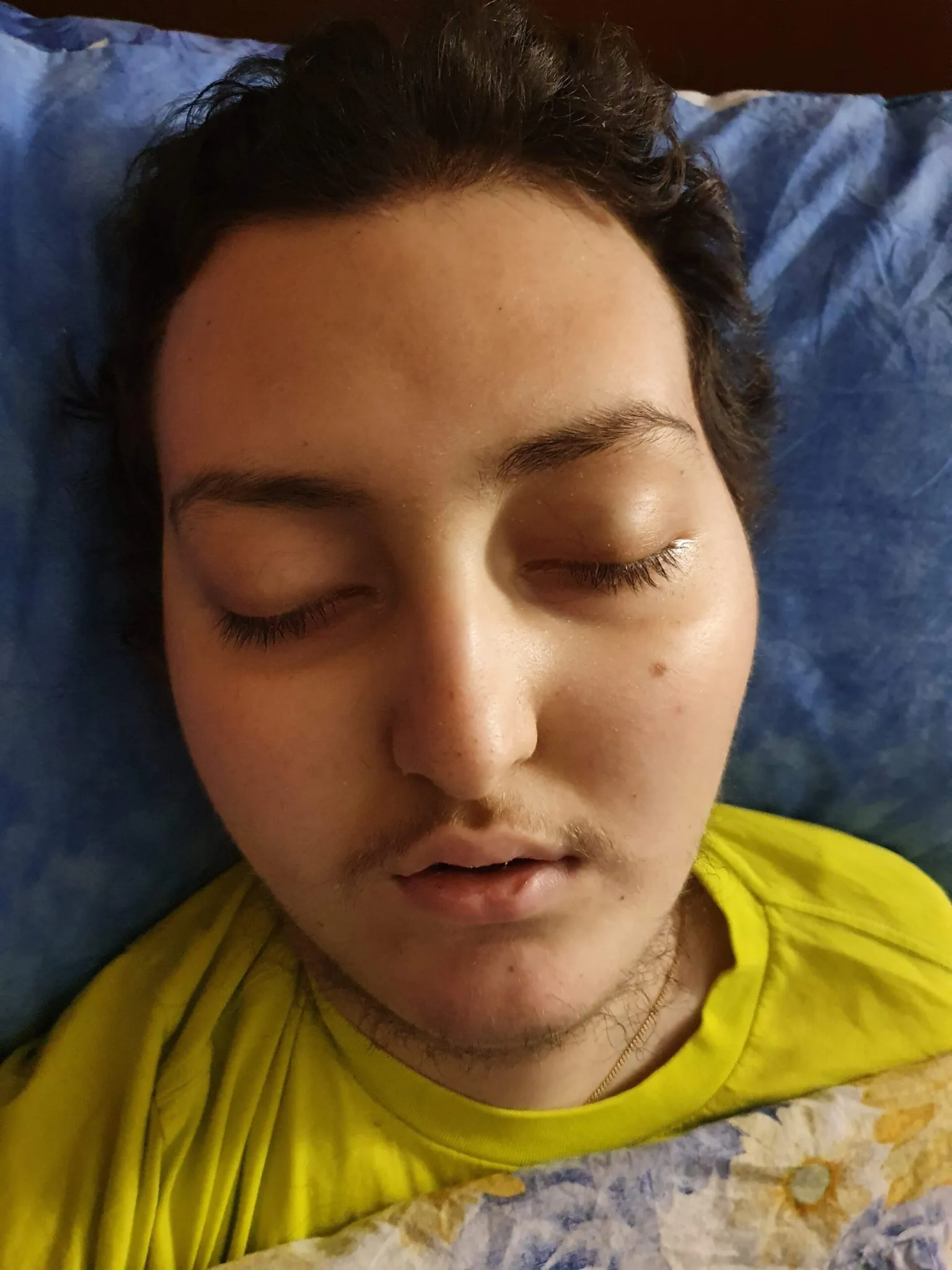 Eugenio dorme nel lettuccio