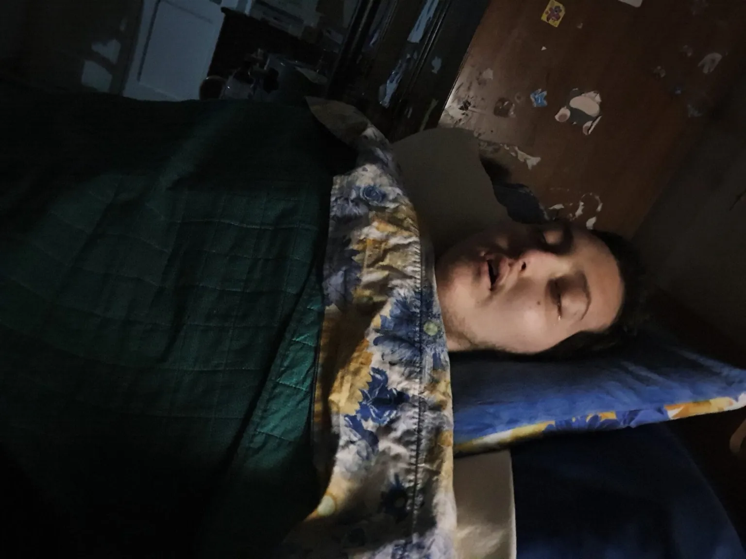 Eugenio nel lettuccio con la lacrima