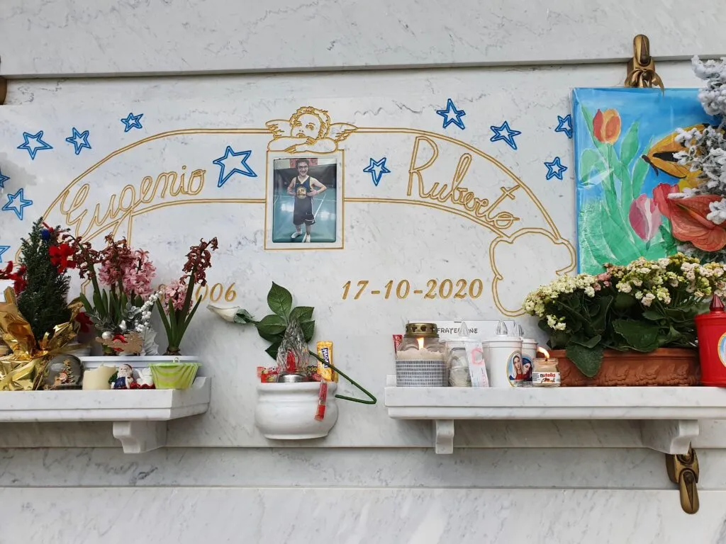 Il marmo, la lapide di Eugenio Ruberto