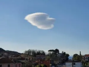 nuvola a forma di colomba