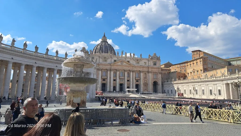 Cronaca di un giorno ordinario - Piazza San Pietro
