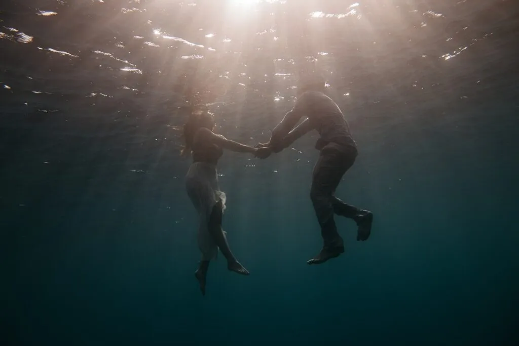 people, man, woman, sprofondare sott'acqua, andare sotto acqua