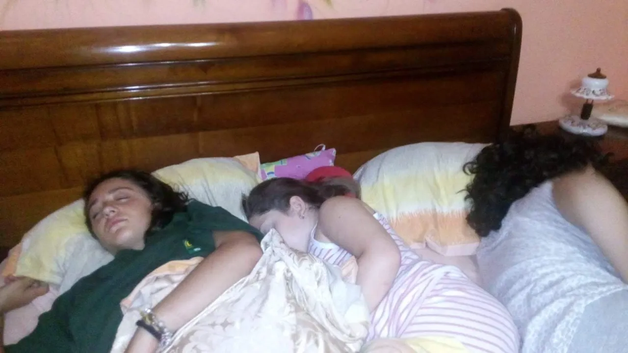 Francesca dorme con Anna