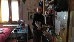Eugenio prepara i liberi per la scuola