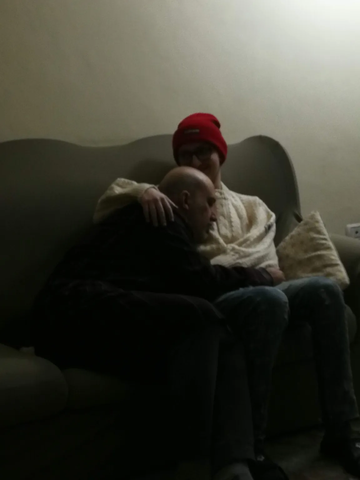 Remigio accoccolato sul cuore di Eugenio