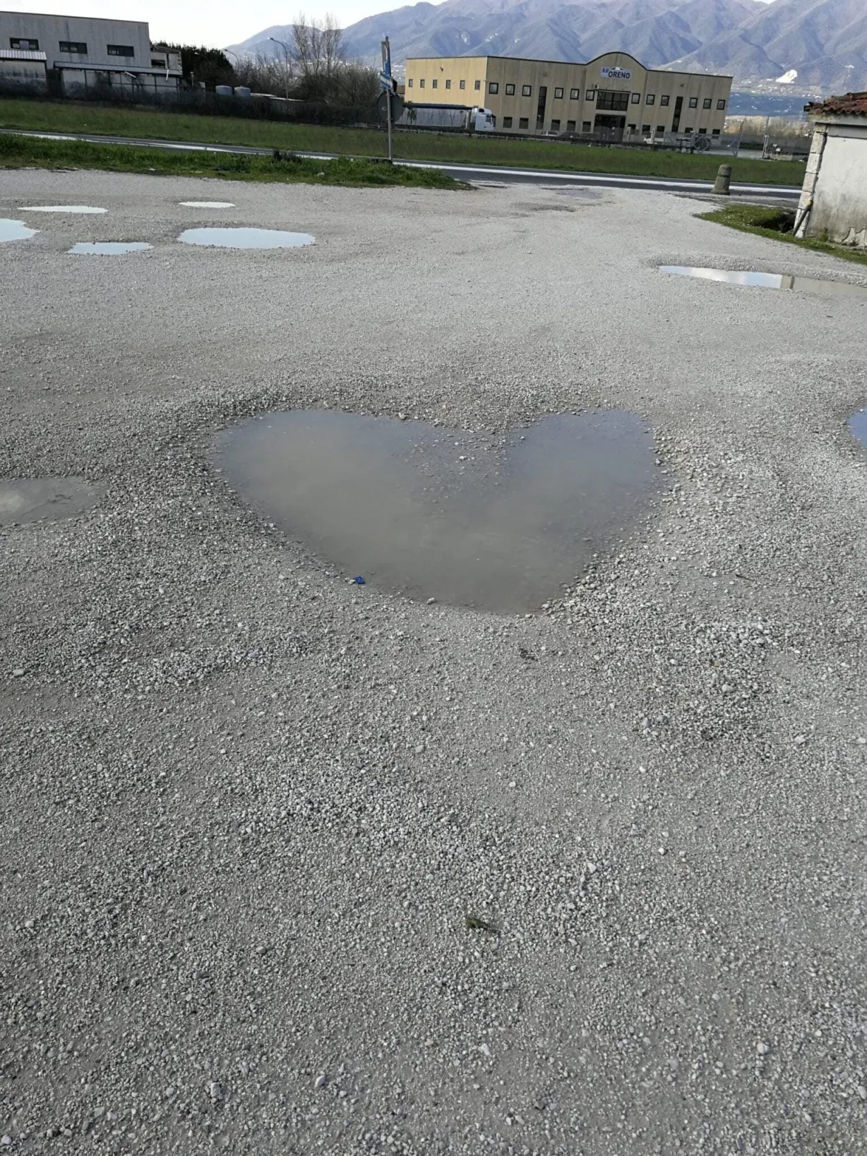 cuore al cimitero di Dragoni