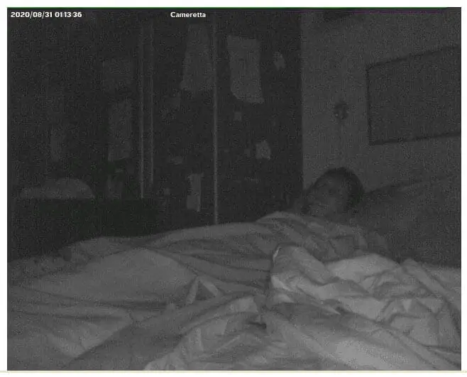 Eugenio dorme nel lettuccio