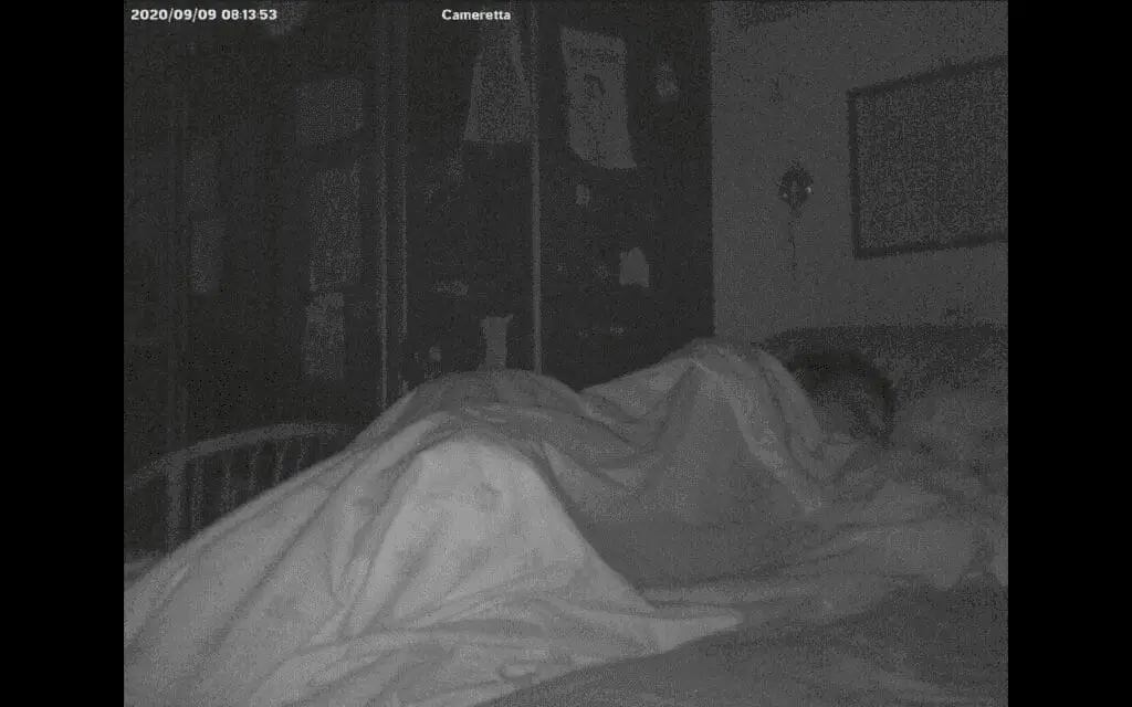 Eugenio dorme nel lettuccio