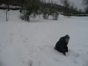 Eugenio gioca con la neve a Maiorano