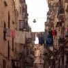 panni stesi nelle vie di napoli