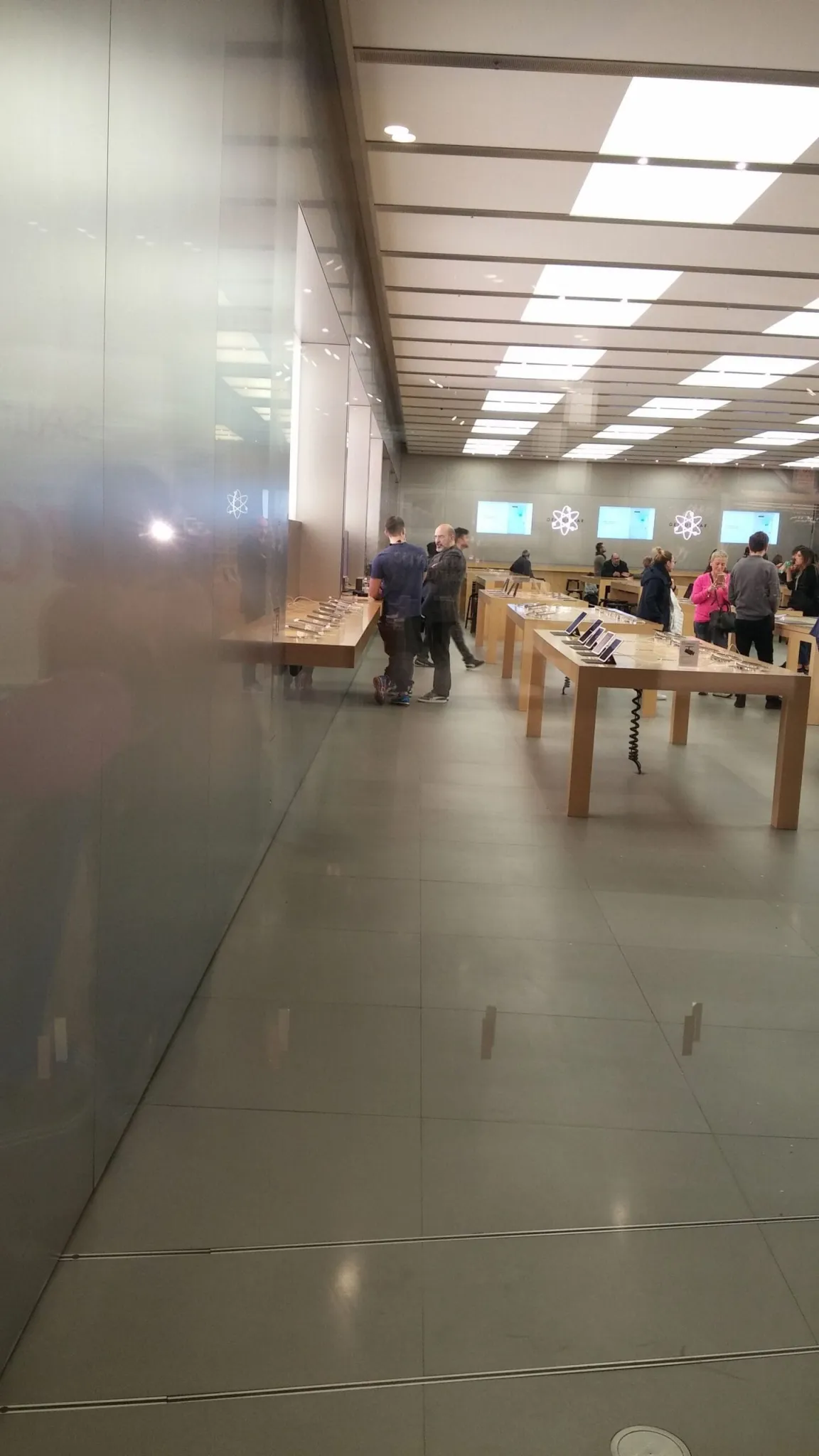 Remigio Apple Store Campania