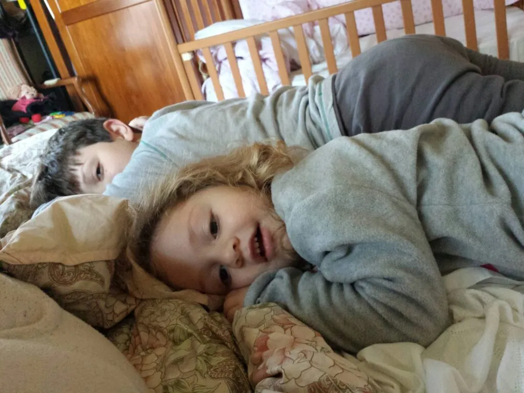 Eugenio e Francesca nel lettone