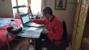 Eugenio studia in cameretta