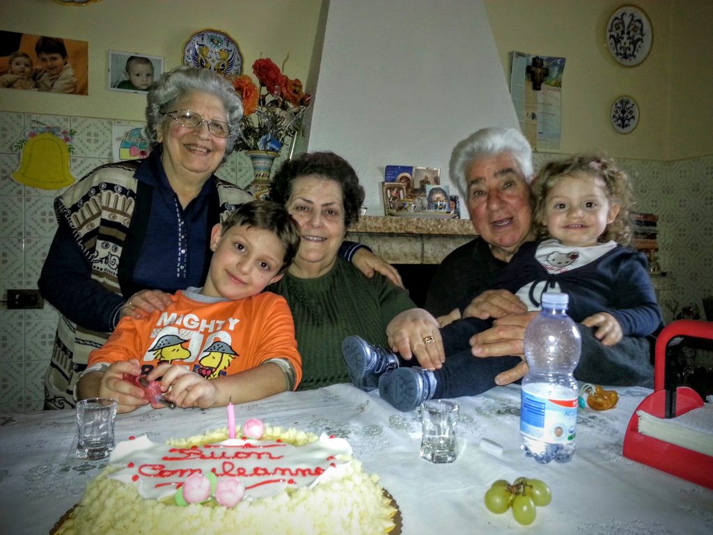 Eugenio, Francesca, nonna Rosaria, nonna Antonietta e nonno Pasquale