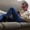 Eugenio relax sul divano