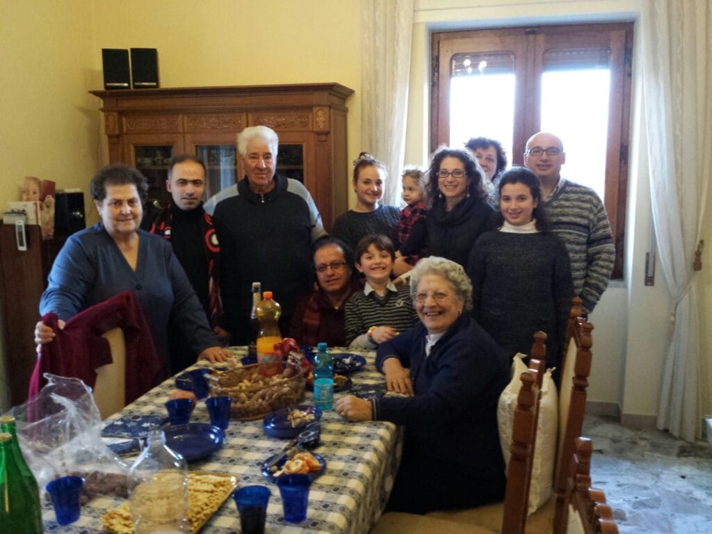 pranzo con i nonni, Don Davide, nonna Rosaria e Mercaldo