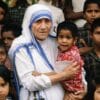 Madre Teresa con bambini