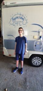 Eugenio davanti a camper Pio