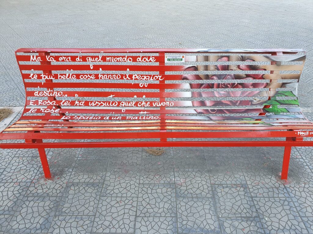 panchina contro il femminicidio a Foggia