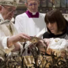Papa Francesco battezza neonati_2