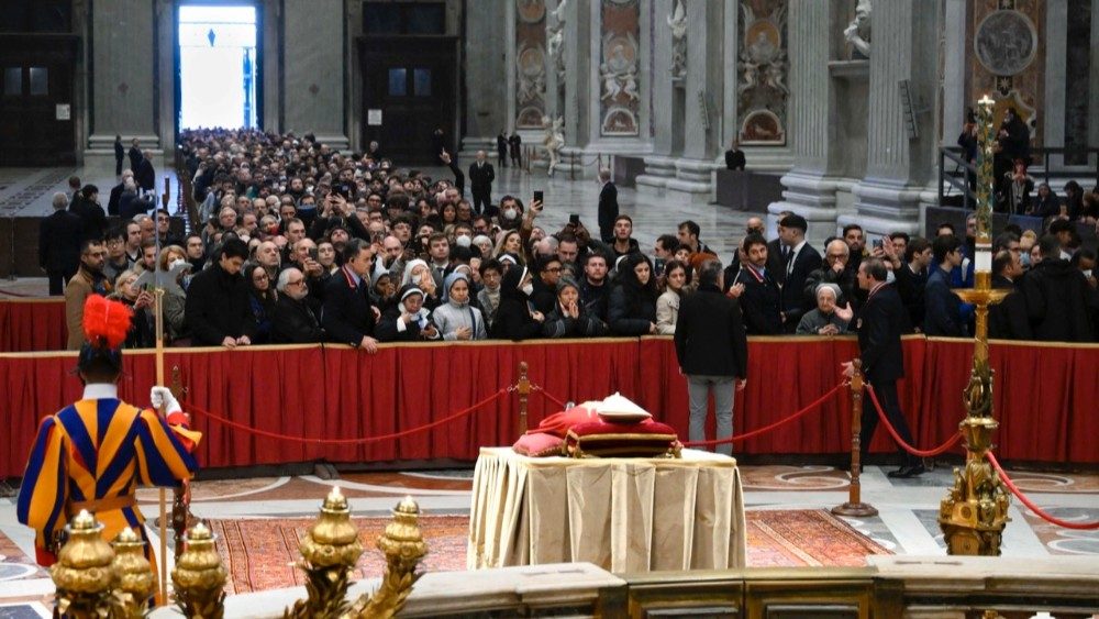 der Leib von Benedikt XVI.: Gebet vom 2. Januar 2023