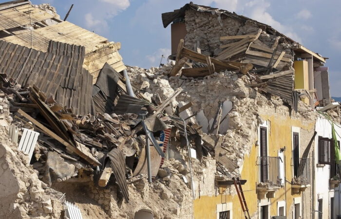 terremoto, casa crollata