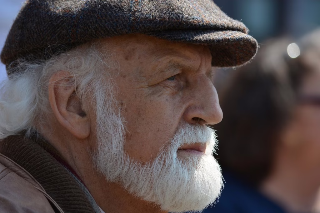 man, old, white beard, anziano con la barba bianca