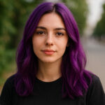 Matilde con i capelli viola