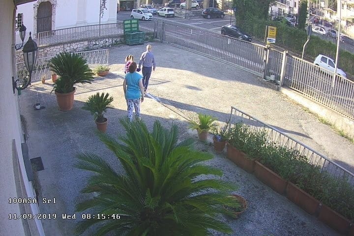Remigio accompagna Francesca a scuola