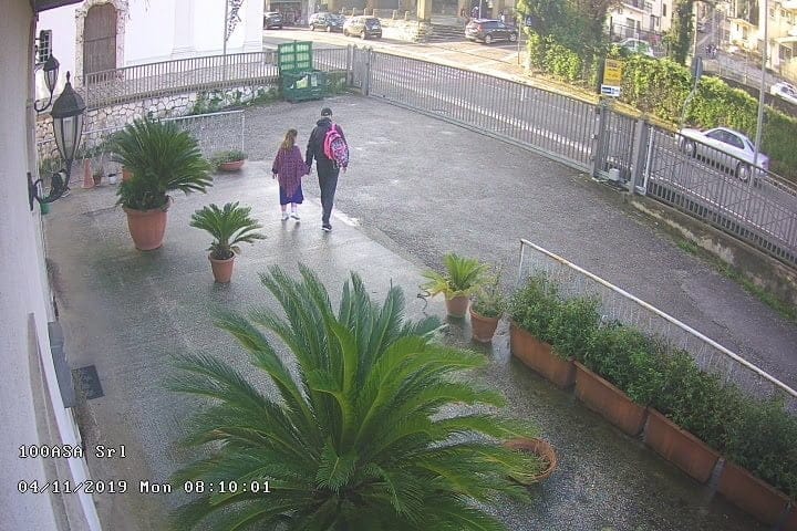 Remigio accompagna Francesca a scuola