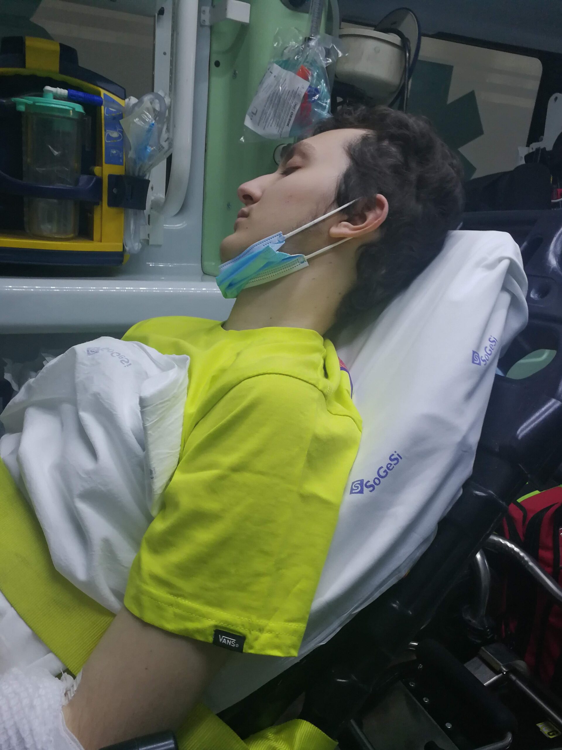 Eugenio dorme in ambulanza da Perugia a Roma
